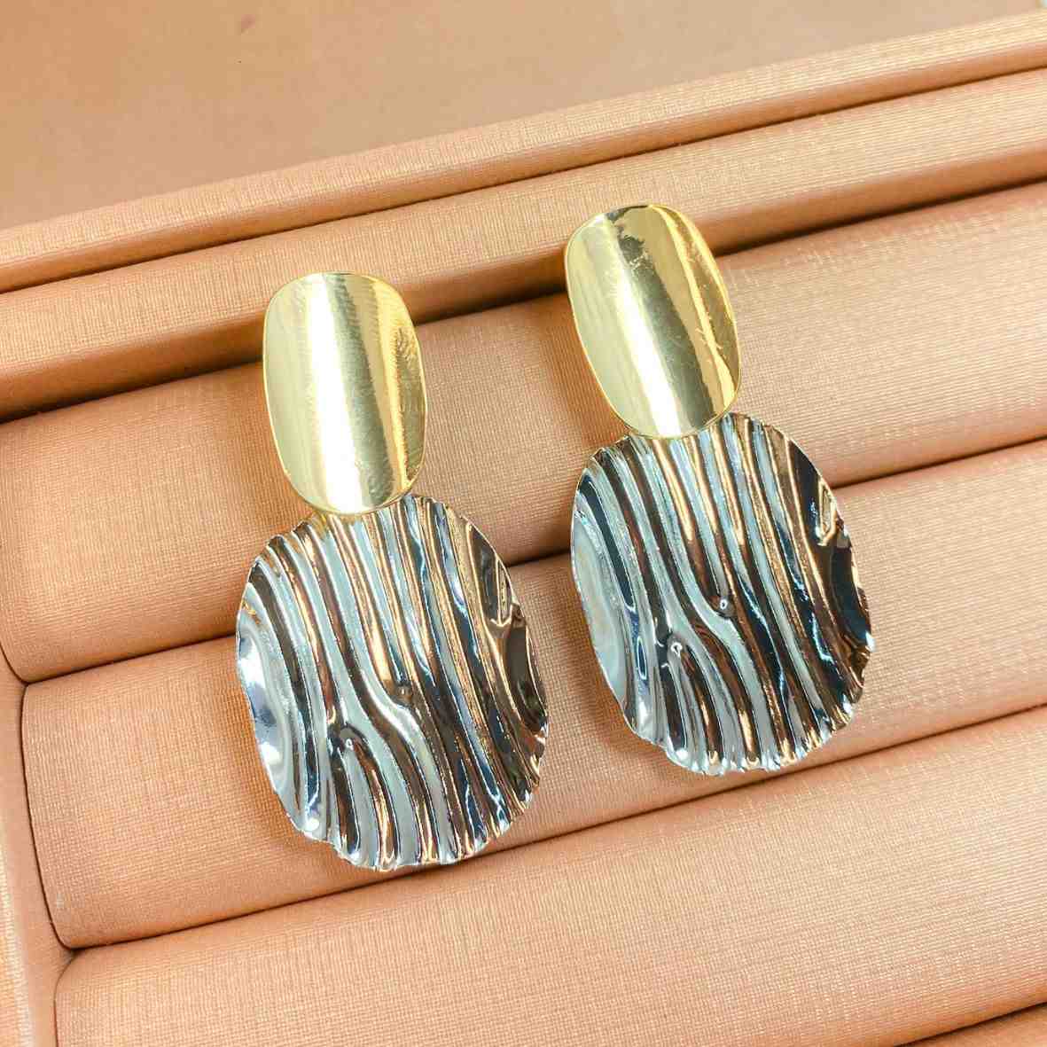 BRINCO BOTTON ONDULADO