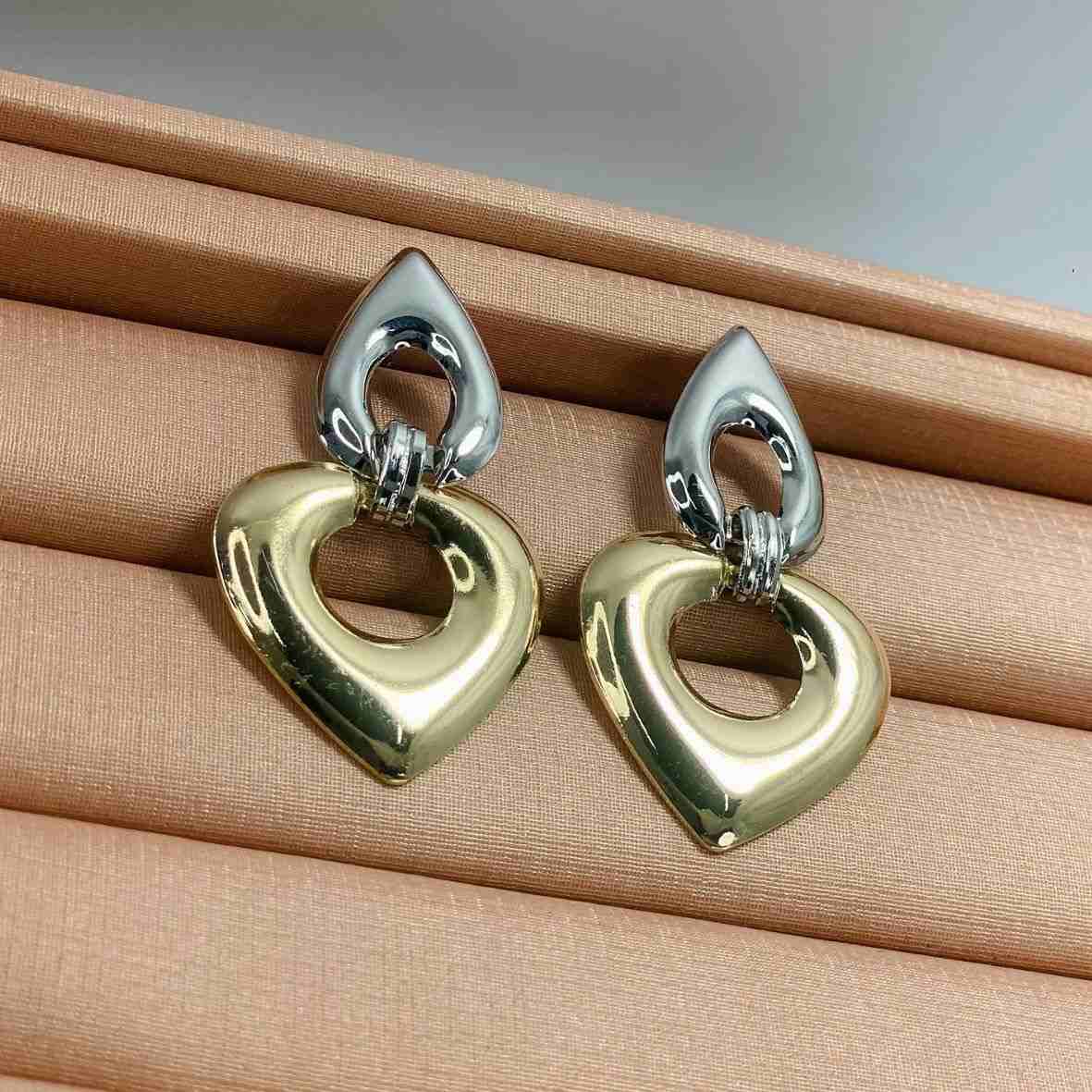 BRINCO CORA��O BICOLOR