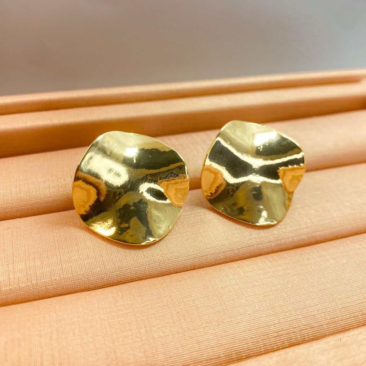 BRINCO REDONDO ONDULADO