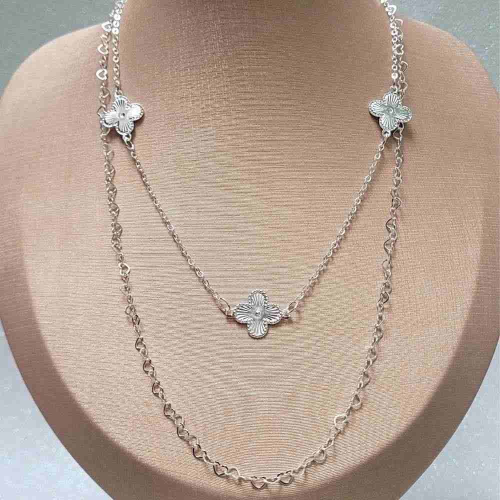 COLAR DUPLO PRATEADO COM PINGENTES FLORAIS - FOLHEADO