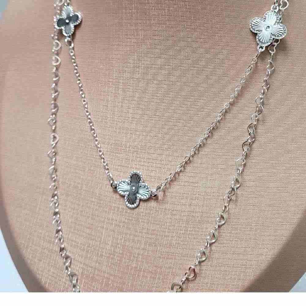 COLAR DUPLO PRATEADO COM PINGENTES FLORAIS - FOLHEADO